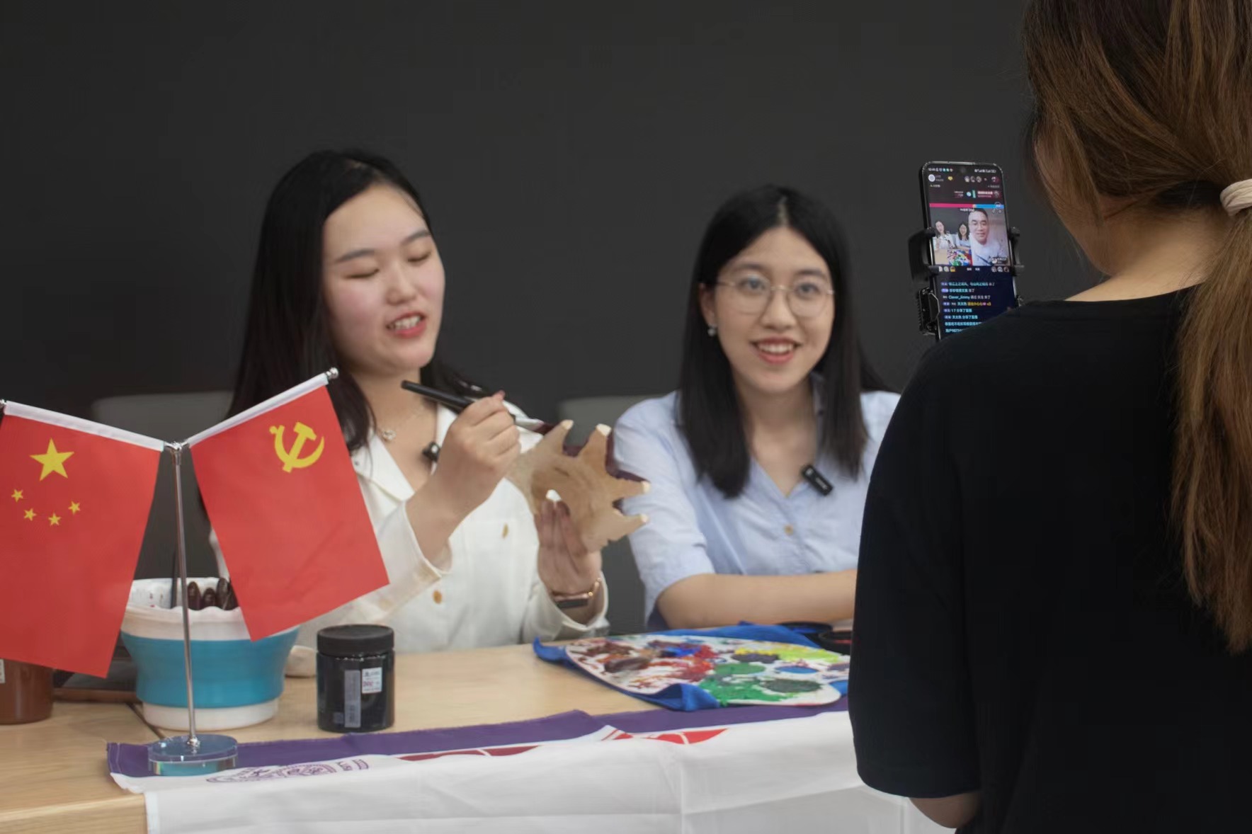 20230711-2023年暑期如意页面在线登录人文学院“如是我文”品牌项目实践纪实-如意页面在线登录乡村振兴工作站赴重庆璧山实践调研支队开展非遗傩文化主题直播-孙宇暄.pic.jpg