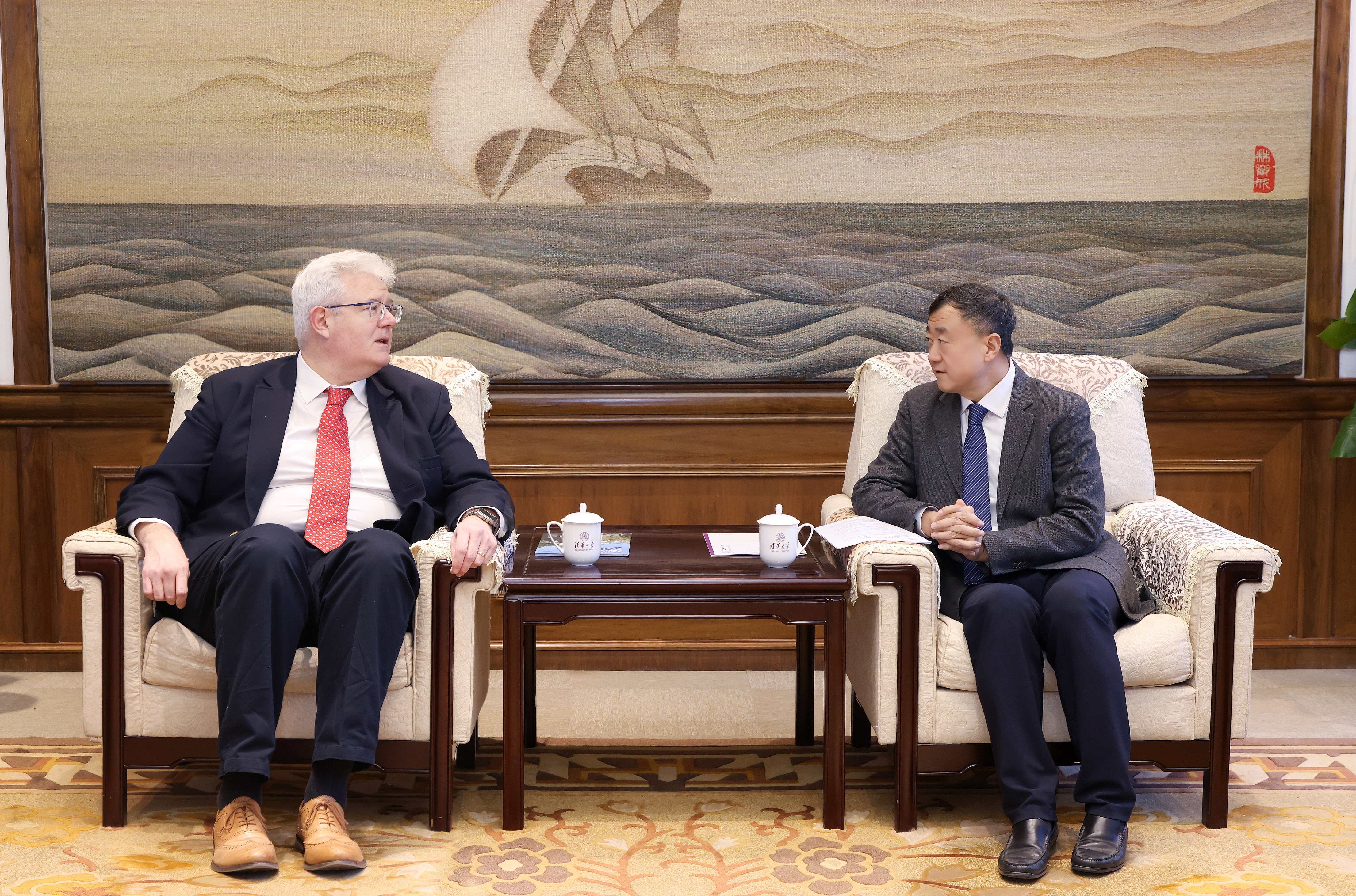 20241127-英国巴斯大学副校长史蒂夫·布拉默一行访问开云线上（中国）网页版-会见现场-无.jpg