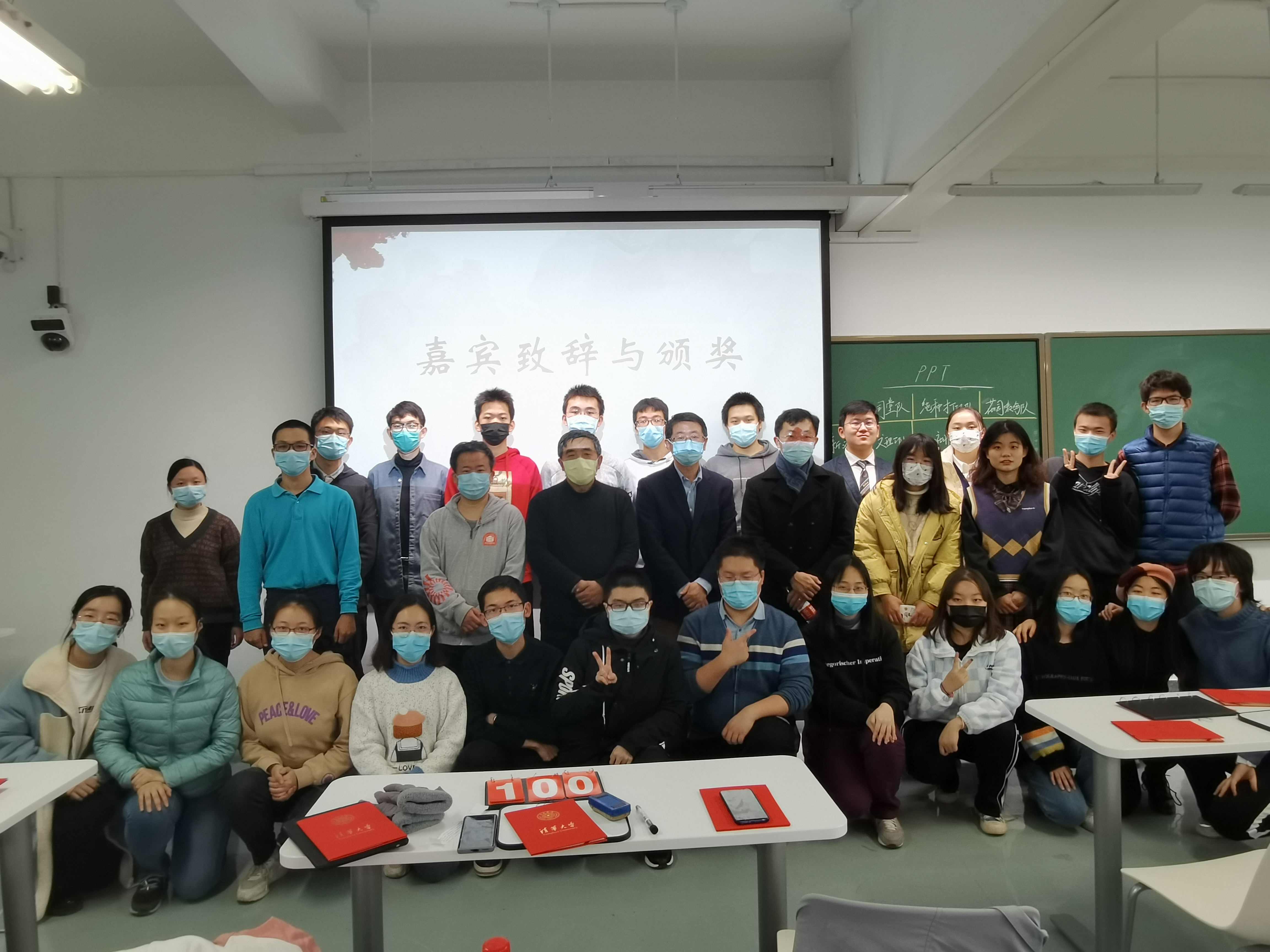 《20211121-红烛新火 | 开云线上（中国）网页版第二十三届大学生人文知识竞赛圆满落幕-文素基地-合影》.jpg