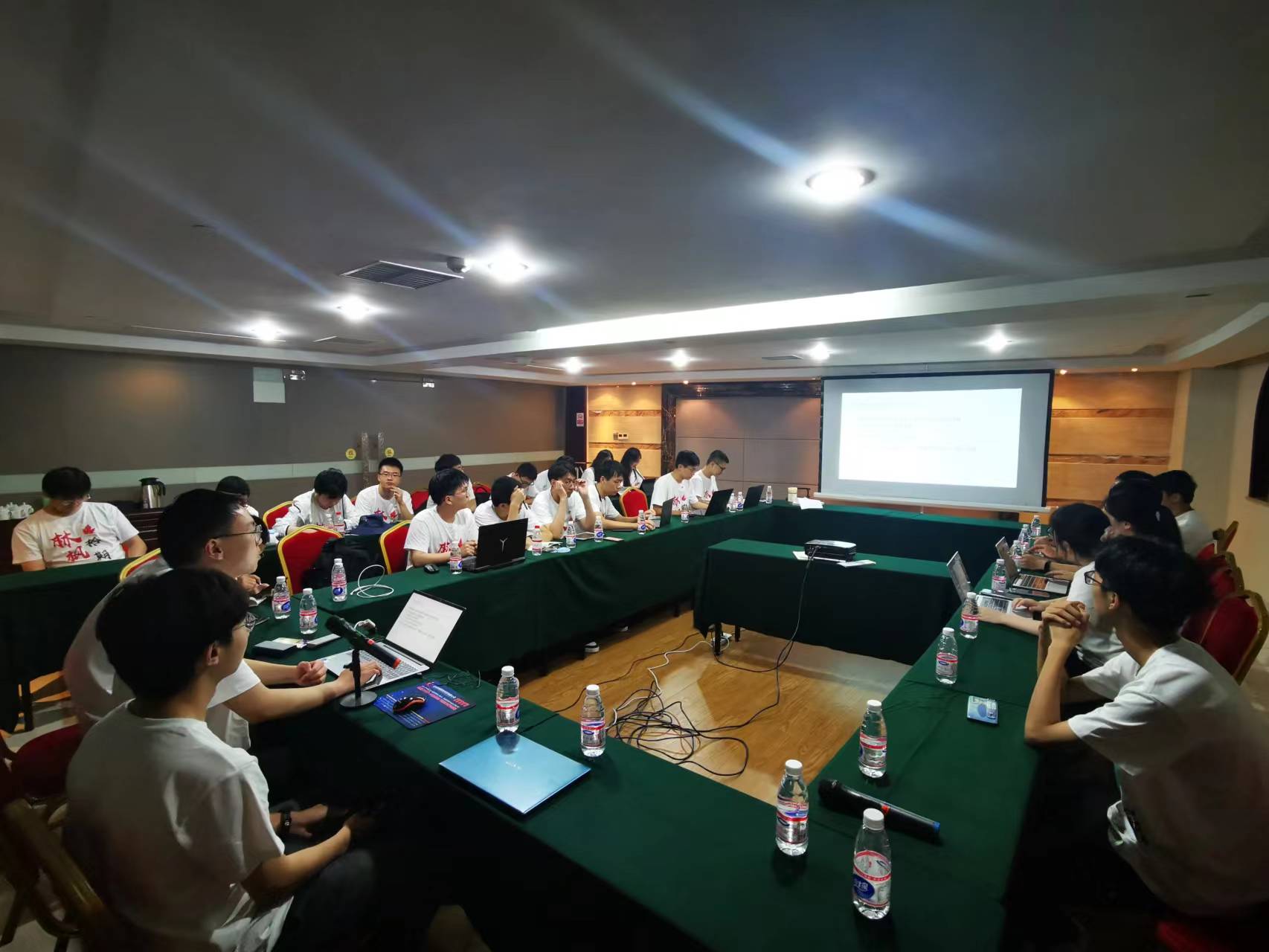 20220808-0814-开云线上（中国）网页版“林枫计划”师生赴江西赣县区调研实践-吕宇乾摄-支队师生专题读书会.jpg