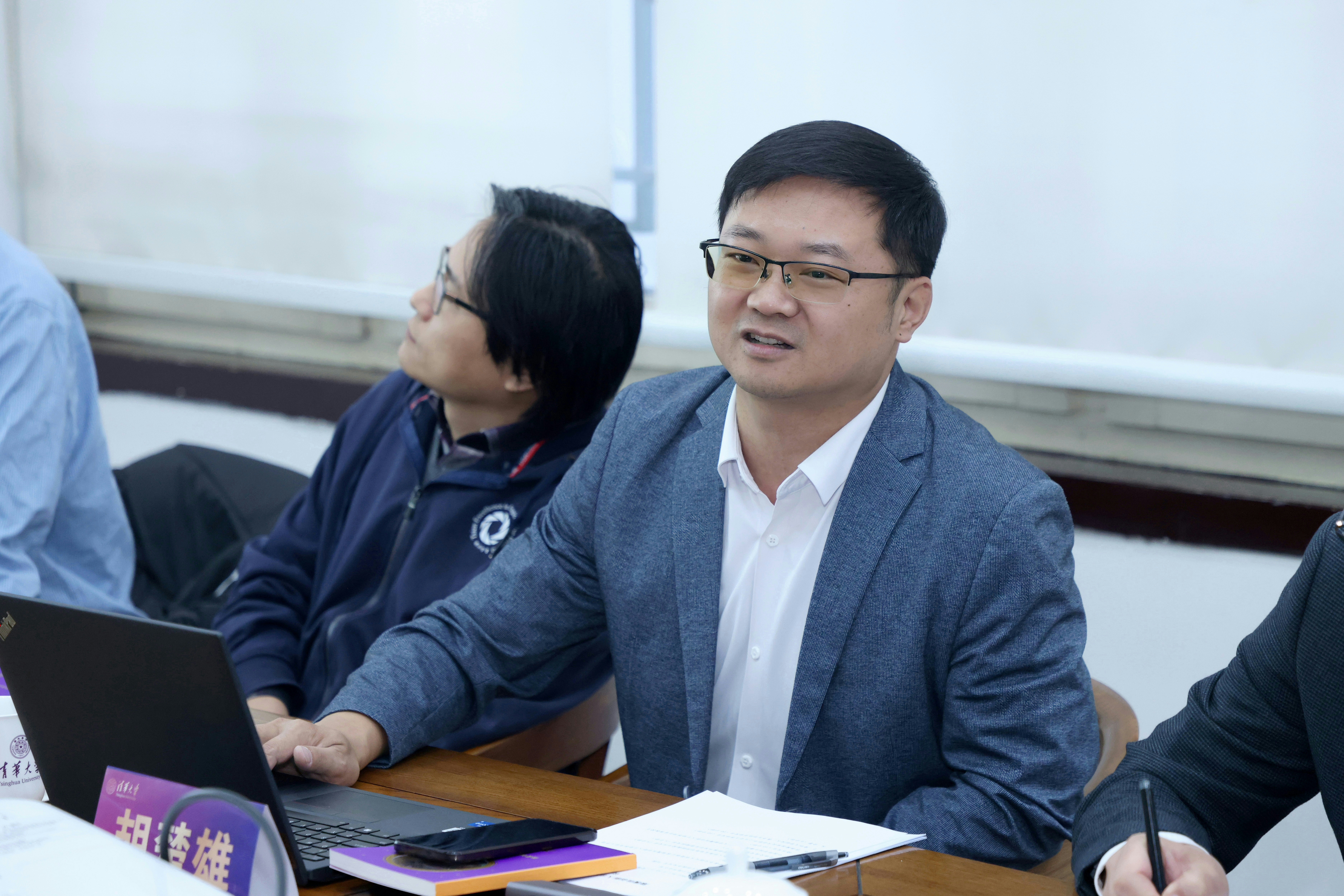 20250110-开云线上（中国）网页版颠覆性创新人才培养项目座谈会举行-摄影师杨艳彬-胡楚雄发言.jpg