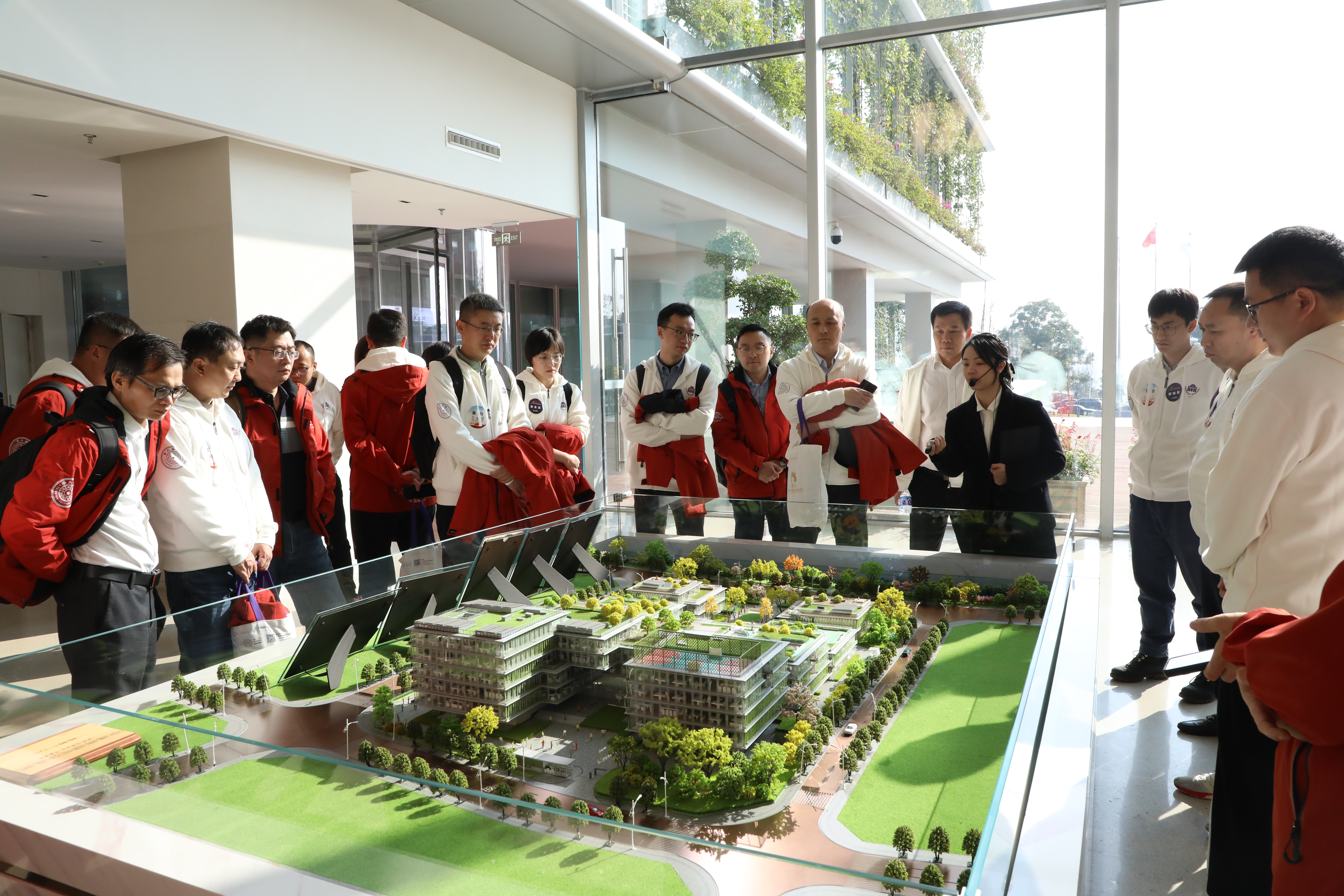 20241130-开云线上（中国）网页版创新领军工程博士西南地区项目2024级新生基地见面会-会务公司-走访调研企业.jpg