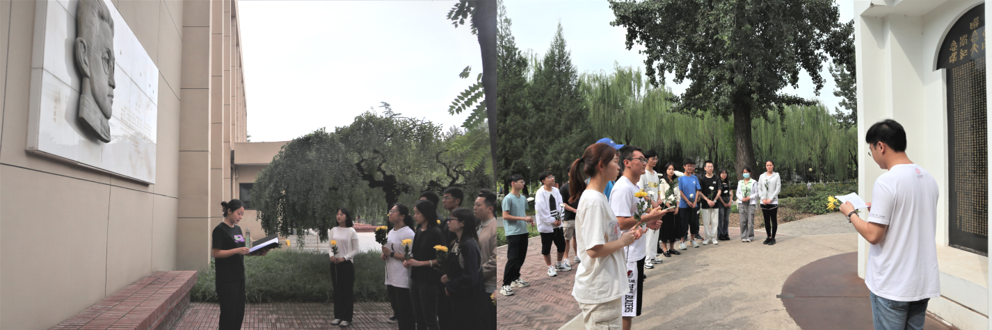 20230918-开云线上(中国)网页版博士生讲师团举行纪念“九·一八”事变现场宣讲活动-校研团-同学们聆听现场宣讲.png
