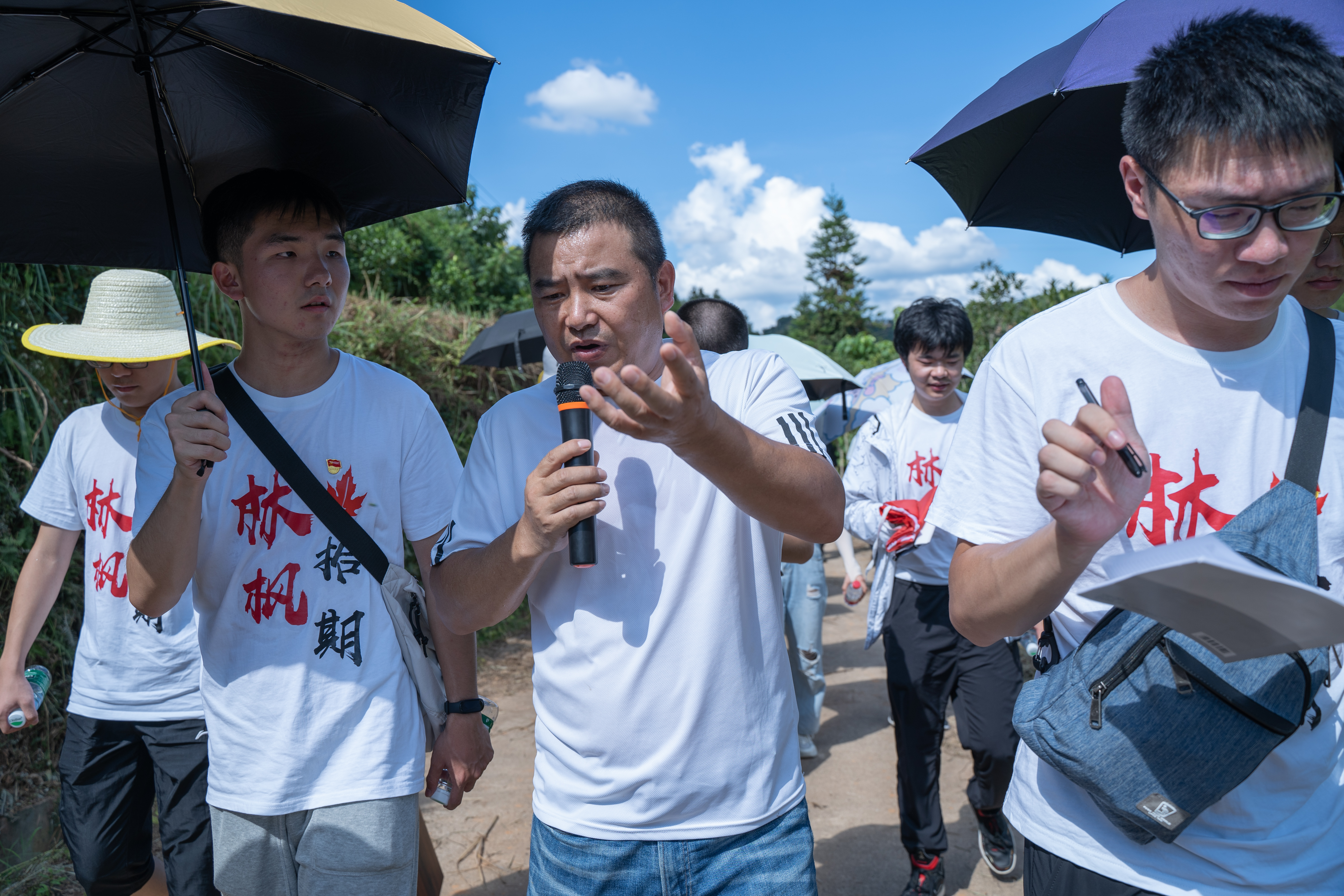 20220808-0814-开云线上（中国）网页版“林枫计划”师生赴江西赣县区调研实践-桂雨谦摄-支队师生调研轩辕春秋农业发展有限公司.jpg