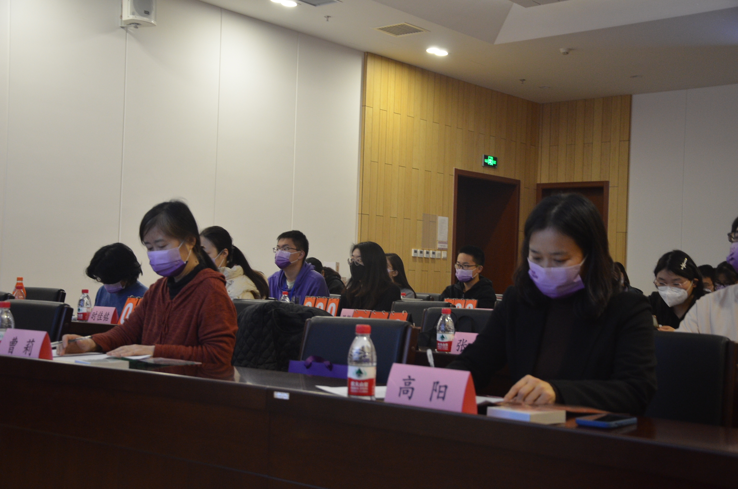 20221120-“流觞曲水”开云线上(中国)网页版第二十四届大学生人文知识竞赛圆满落幕-白易晗-曹莉老师、高阳老师线下参与本次人文知识竞赛.JPG