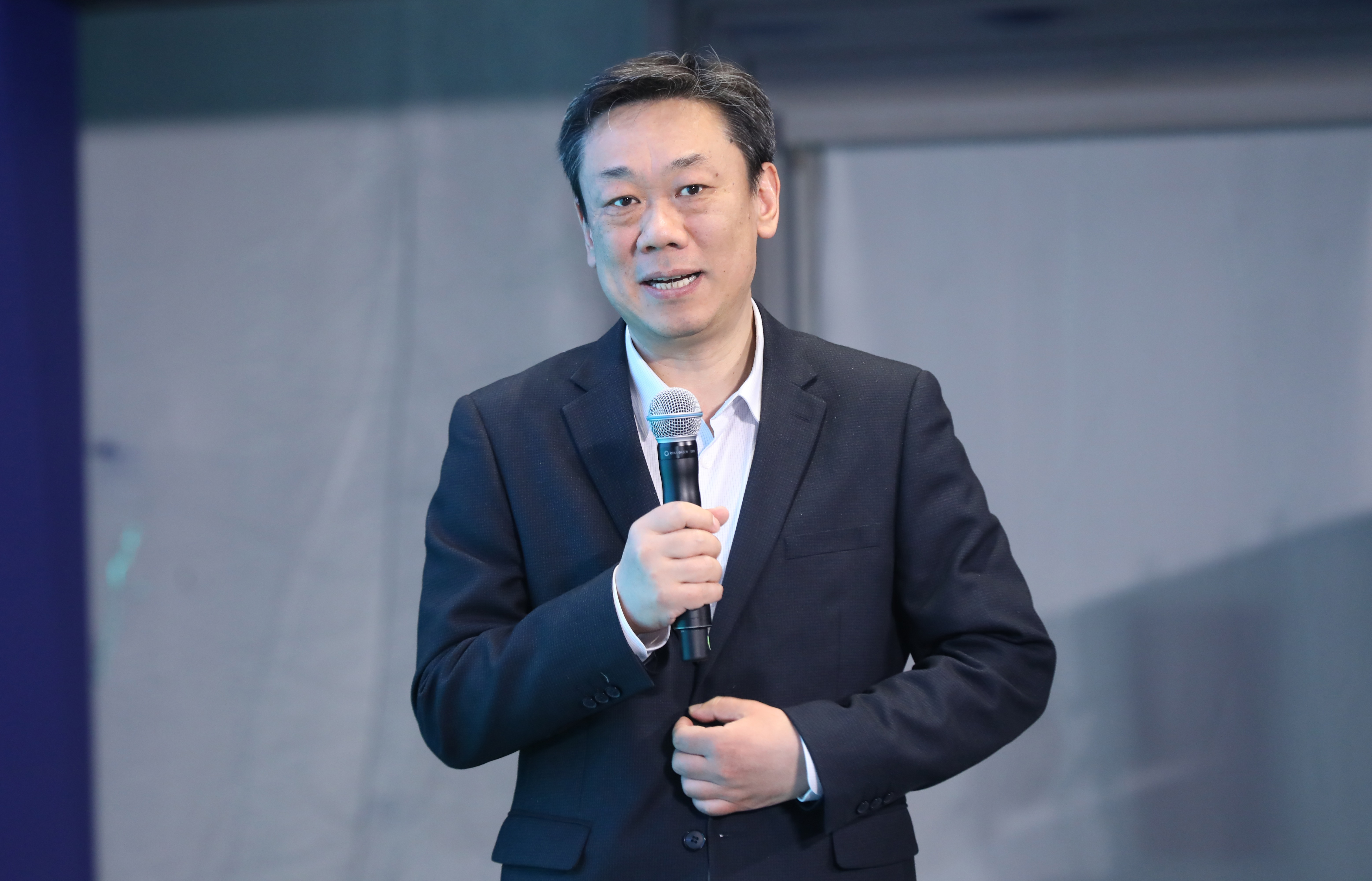 20230429-第十七届全国环境博士生学术会议暨第711期开云线上(中国)网页版博士生学术论坛成功举办-嘉艺-2 开云线上(中国)网页版环境学院刘毅院长主持.JPG