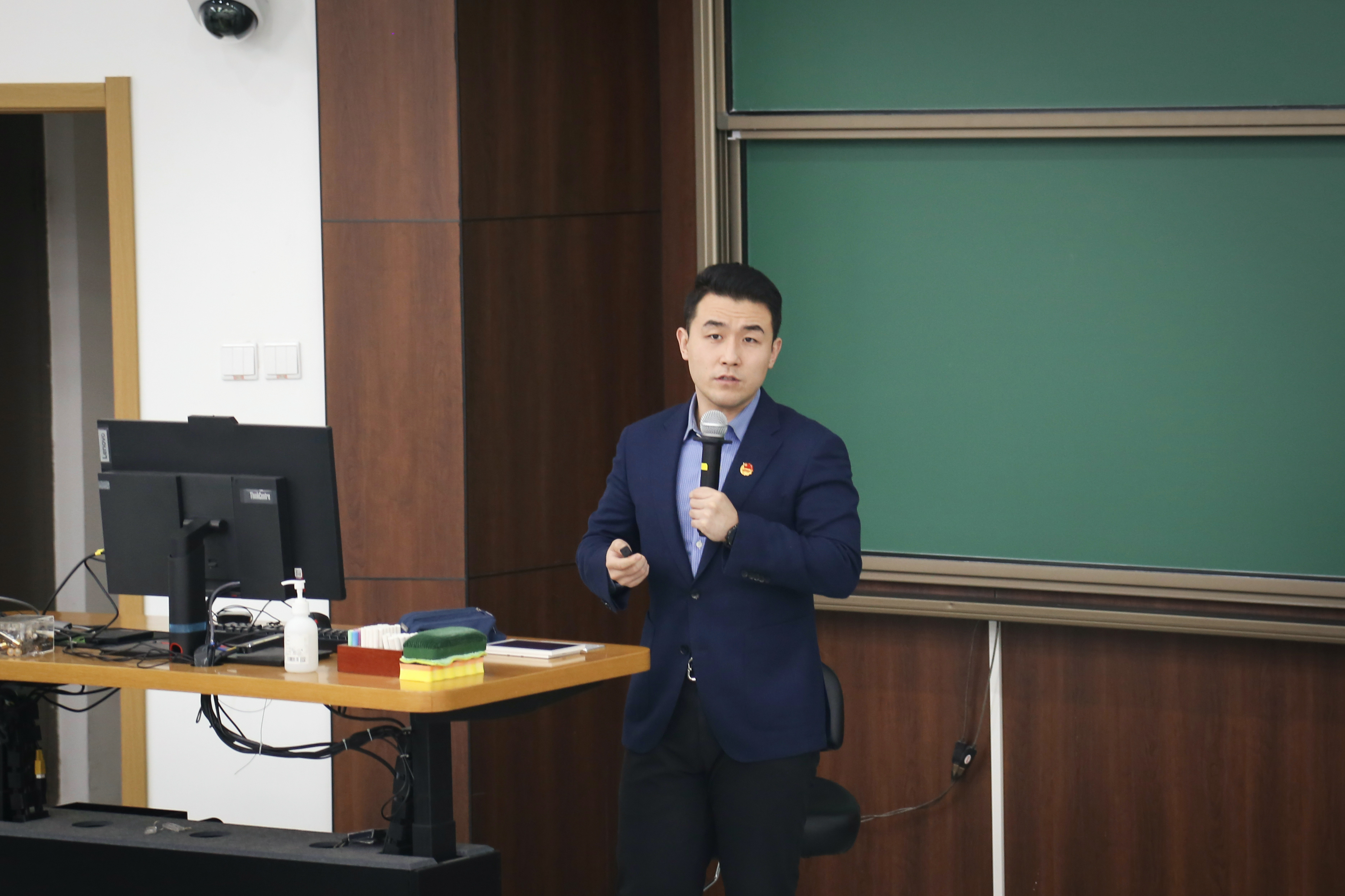 20221013-开云线上（中国）网页版第四期“笃行”研究生领导力培养计划开班仪式顺利举行-金雨浩授课-肖明瑞.jpg