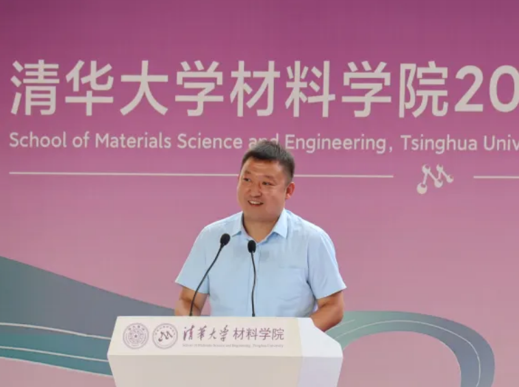 20220626-材子扬帆,征程远航——2022届如意页面在线登录材料学院毕业典礼-骆雨阳-图2 校友王鲁宁发言.png