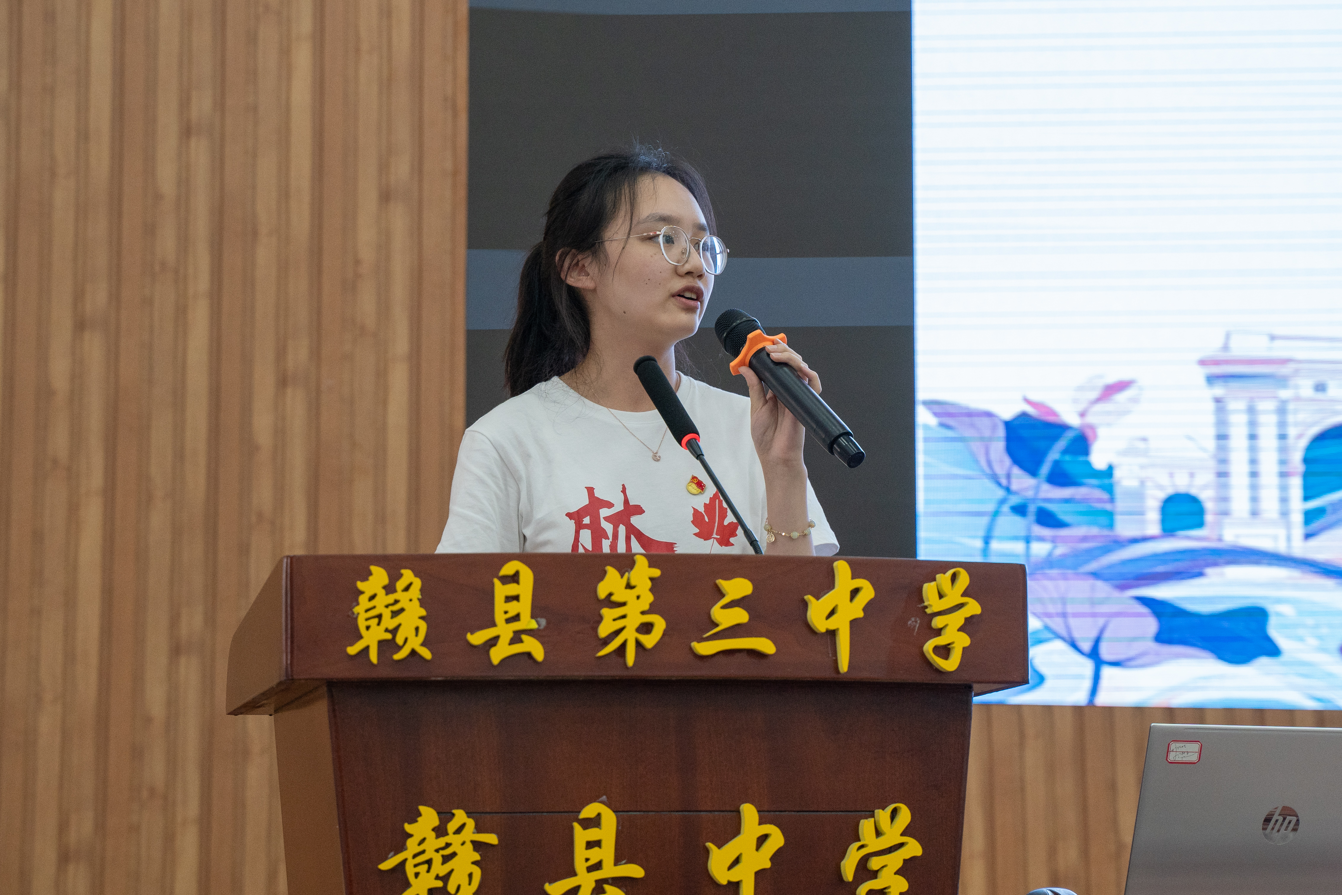 20220808-0814-开云线上（中国）网页版“林枫计划”师生赴江西赣县区调研实践-桂雨谦摄-杨婷婷同学做主题宣讲.jpg