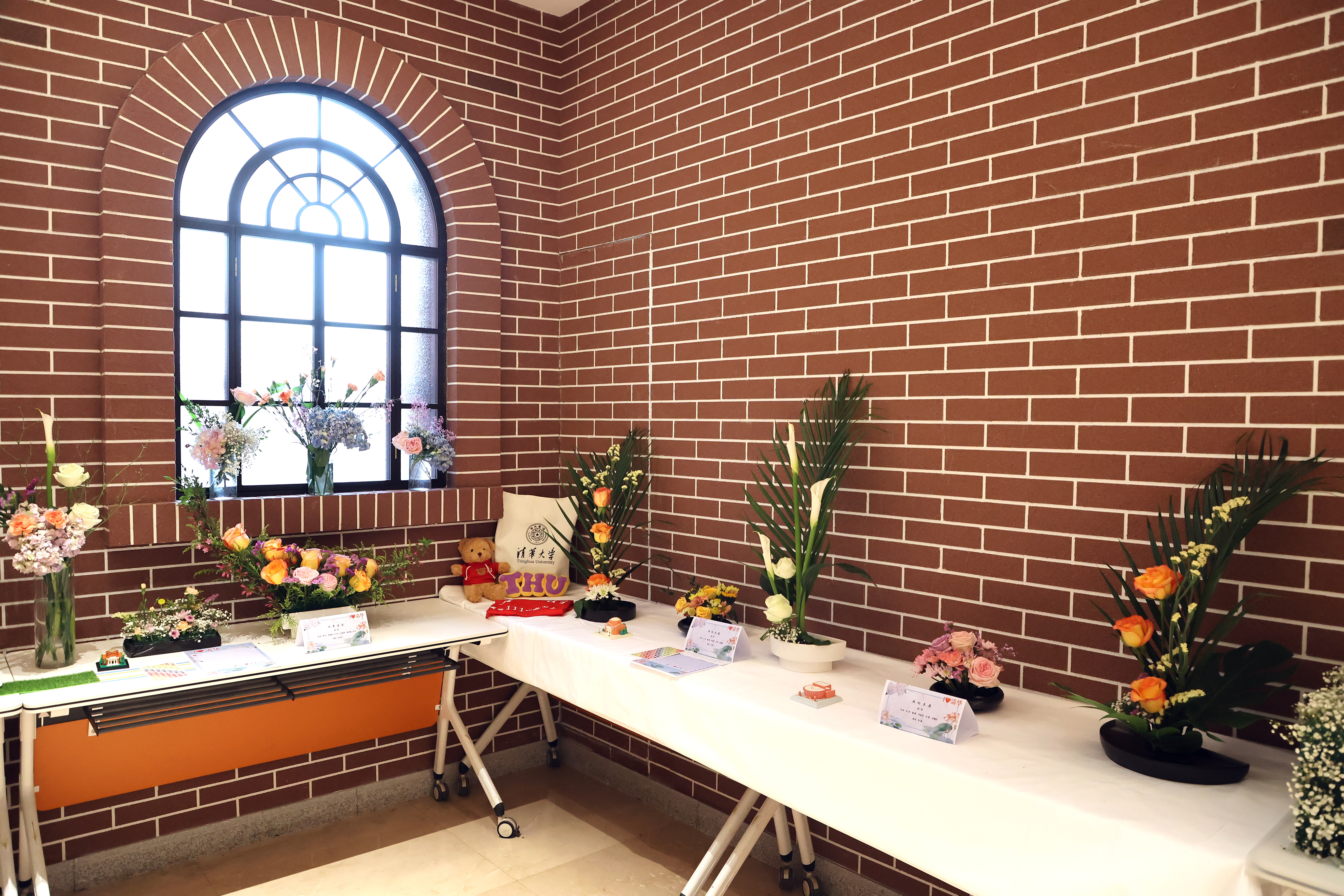 20220424-开云线上（中国）网页版110周年校庆参观校史展-薜建团-“我爱清华”111周年校庆插花展.jpg